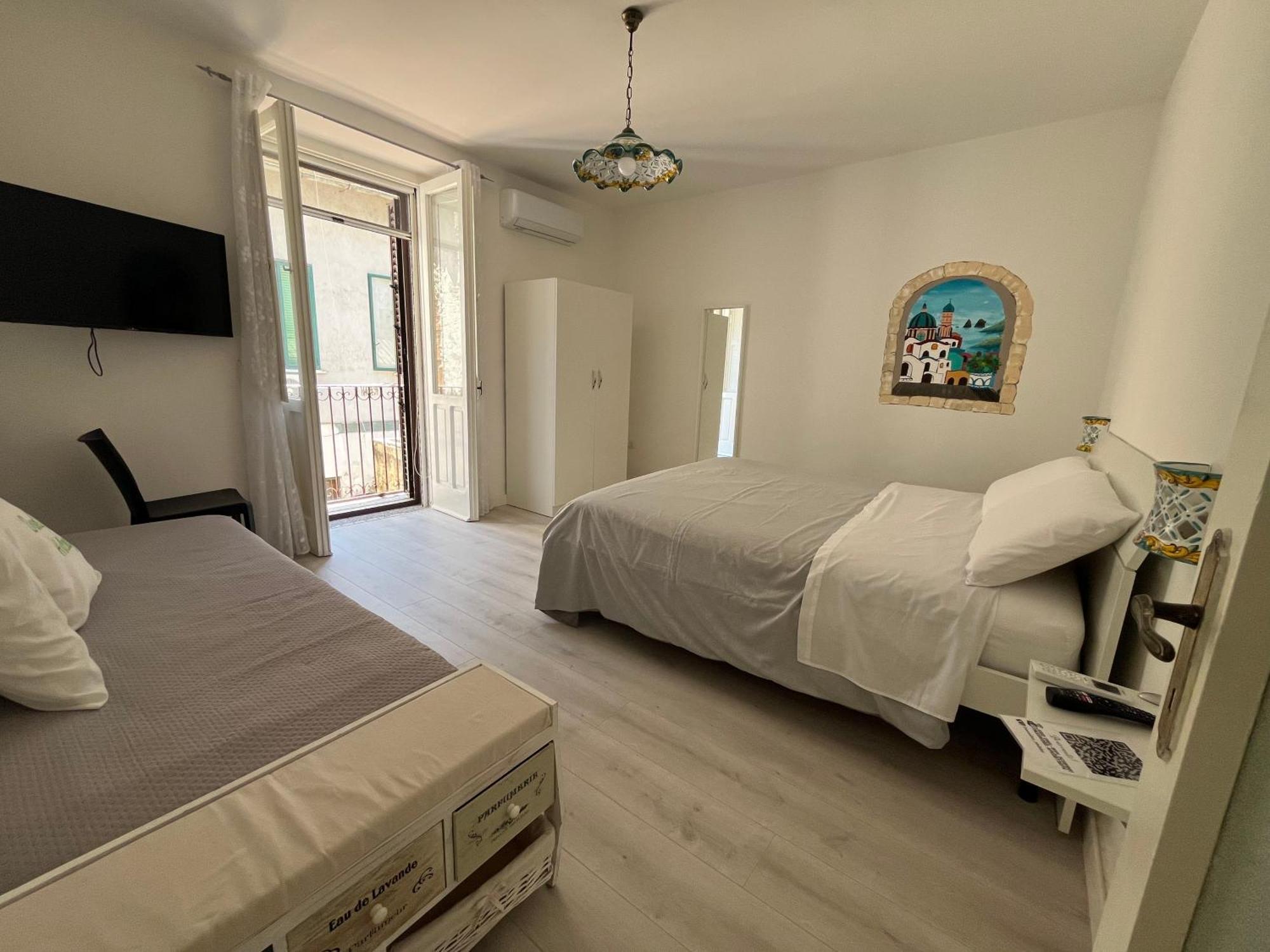 B&B Due Su Due Holiday Vietri sul Mare Exterior photo
